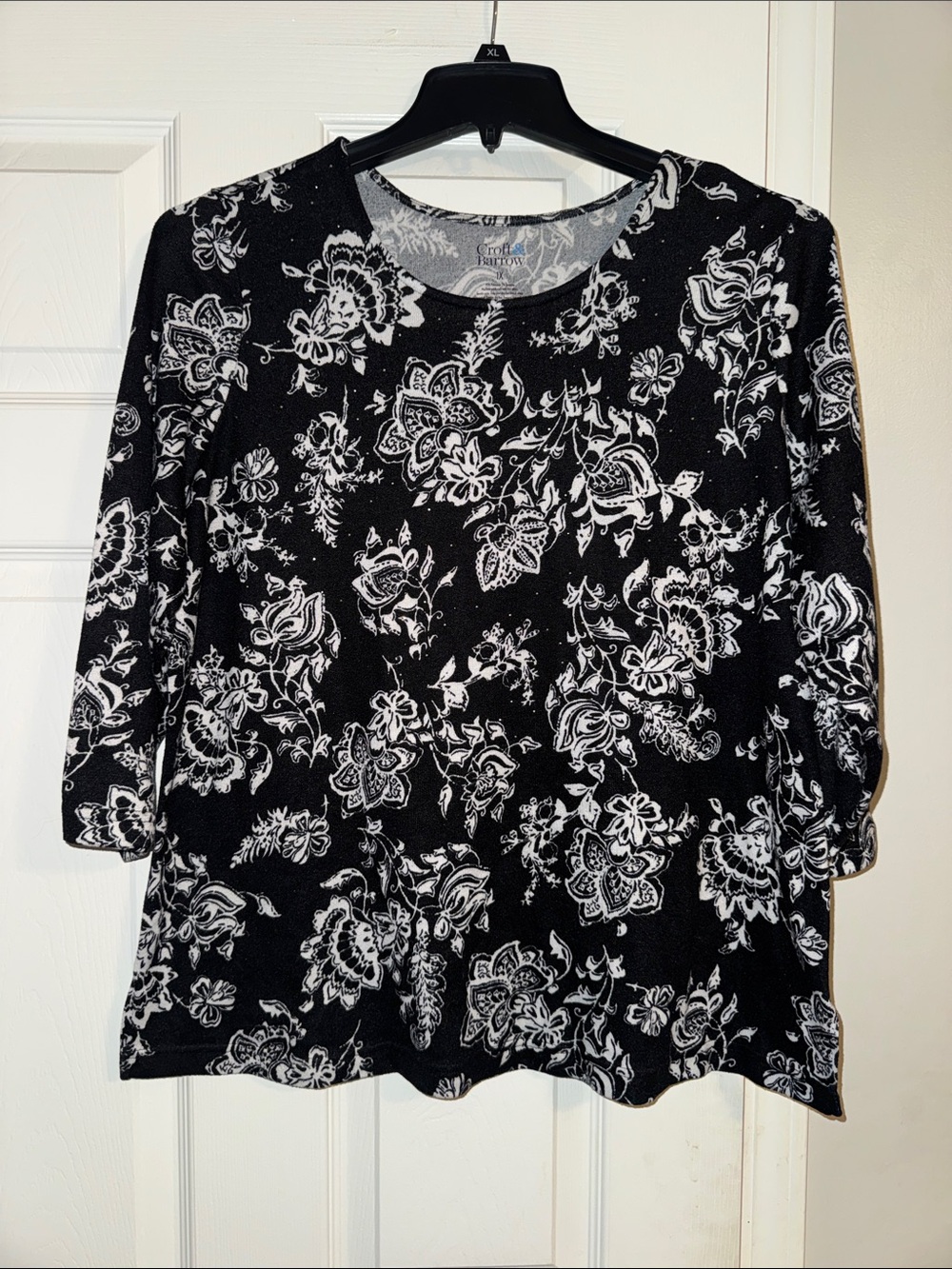 croft & barrow Black and White Floral Scoop Neck Top